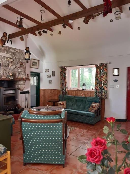 Back2Roots - Beautifully Restored Cottage, Doochary Esterno foto