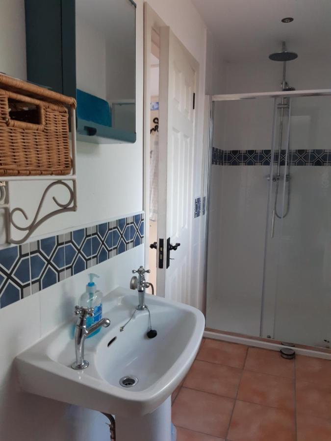 Back2Roots - Beautifully Restored Cottage, Doochary Esterno foto