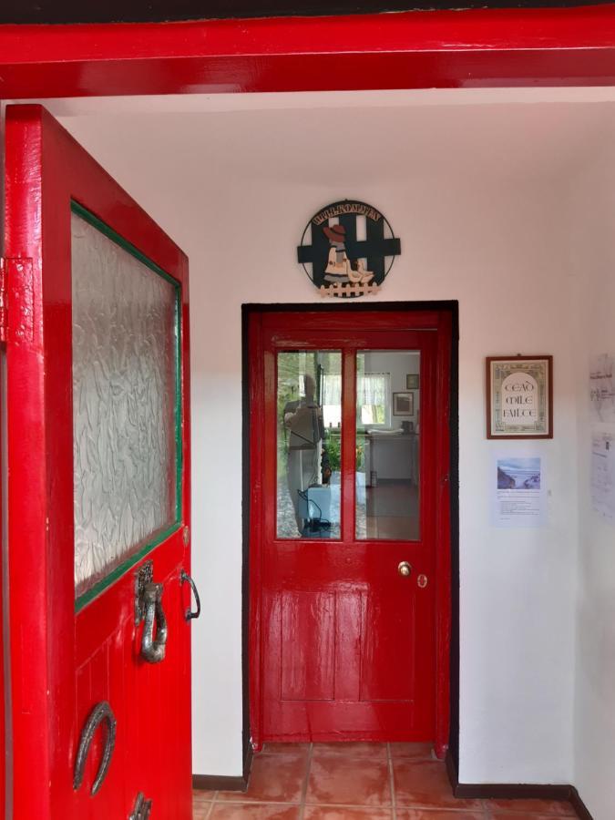 Back2Roots - Beautifully Restored Cottage, Doochary Esterno foto