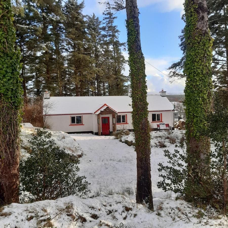 Back2Roots - Beautifully Restored Cottage, Doochary Esterno foto