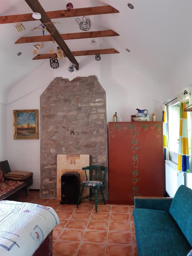 Back2Roots - Beautifully Restored Cottage, Doochary Esterno foto